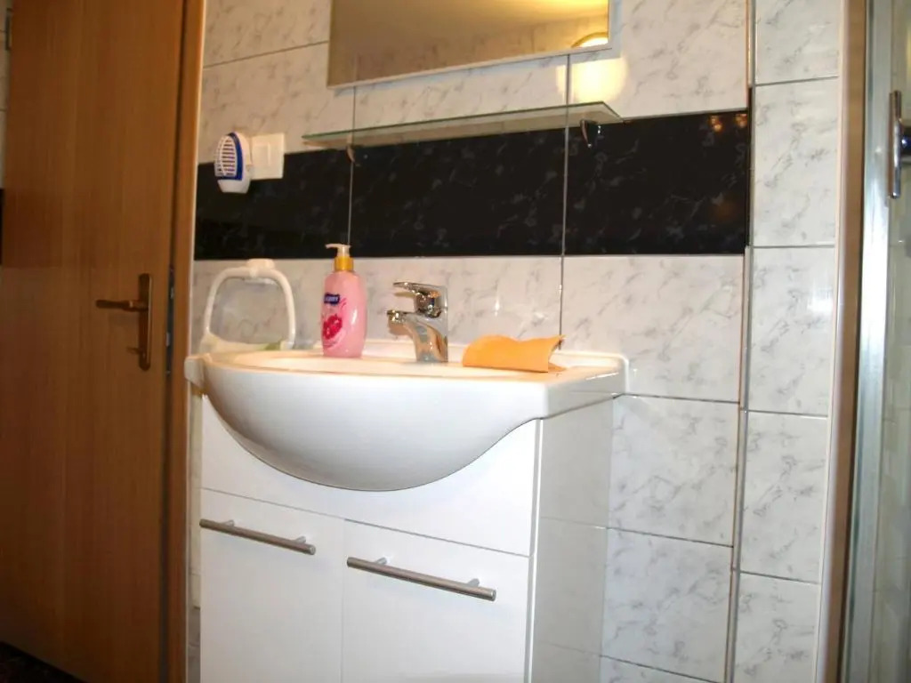 One Bedroom Apartment Alma, Sleeps 4