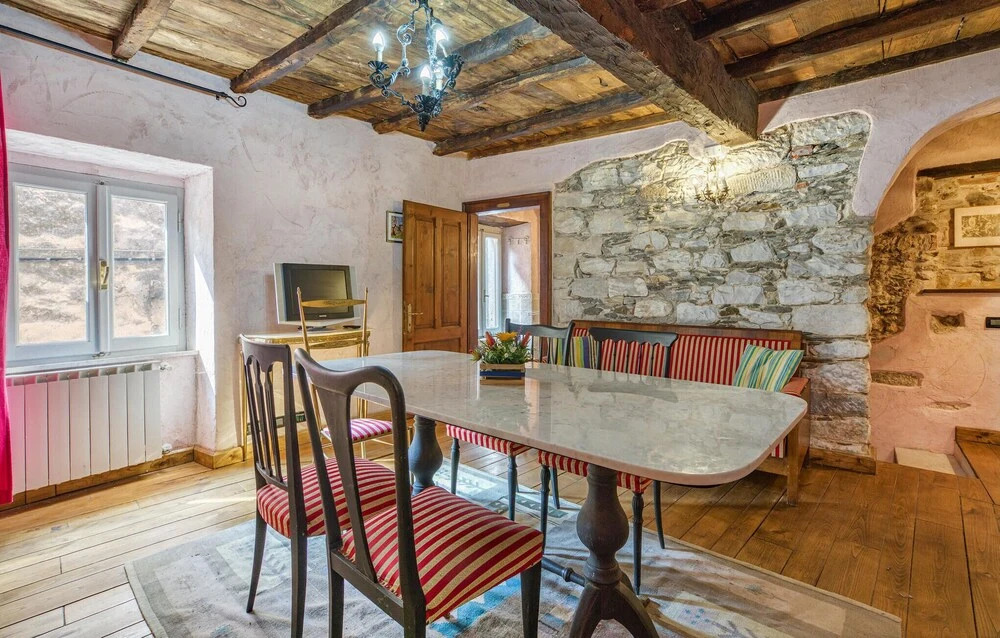 Amazing Home in Bedizzano With 2 Bedrooms and Wifi