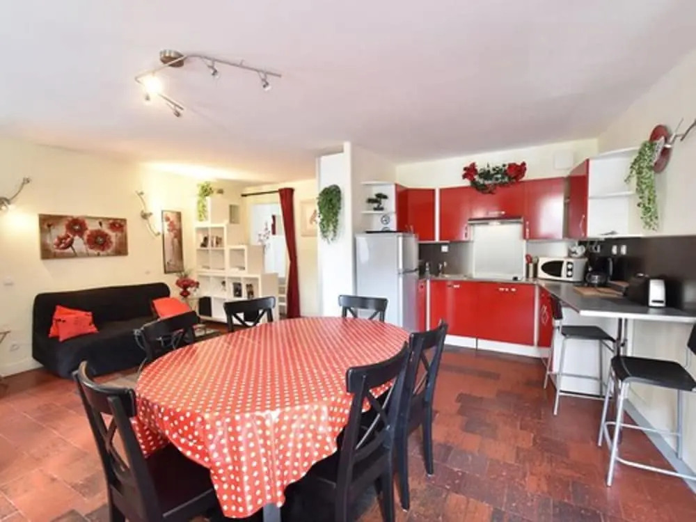 Lovely Apartment in Bayeux With Courtyard & Heating