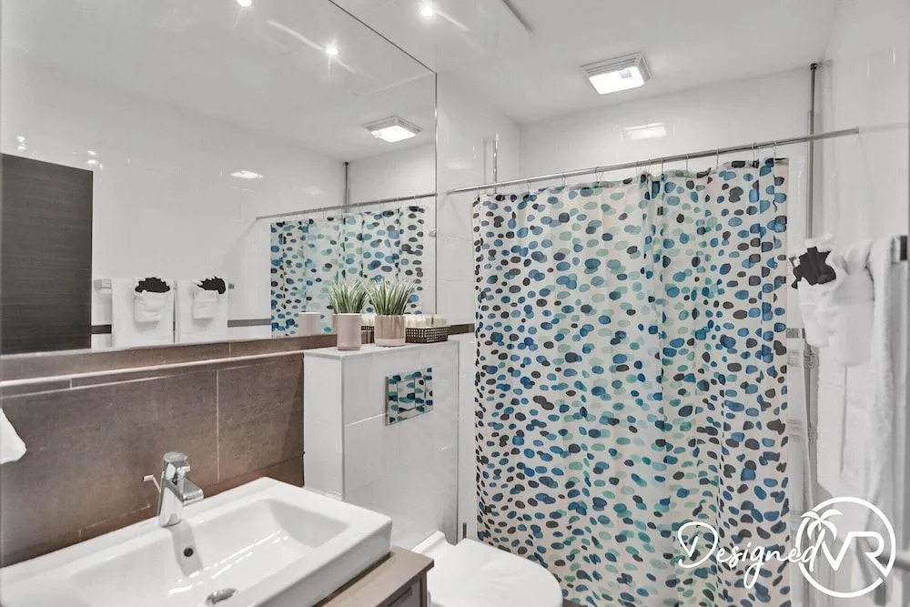 Stunning 5 BR with Heated Pool & Gaming