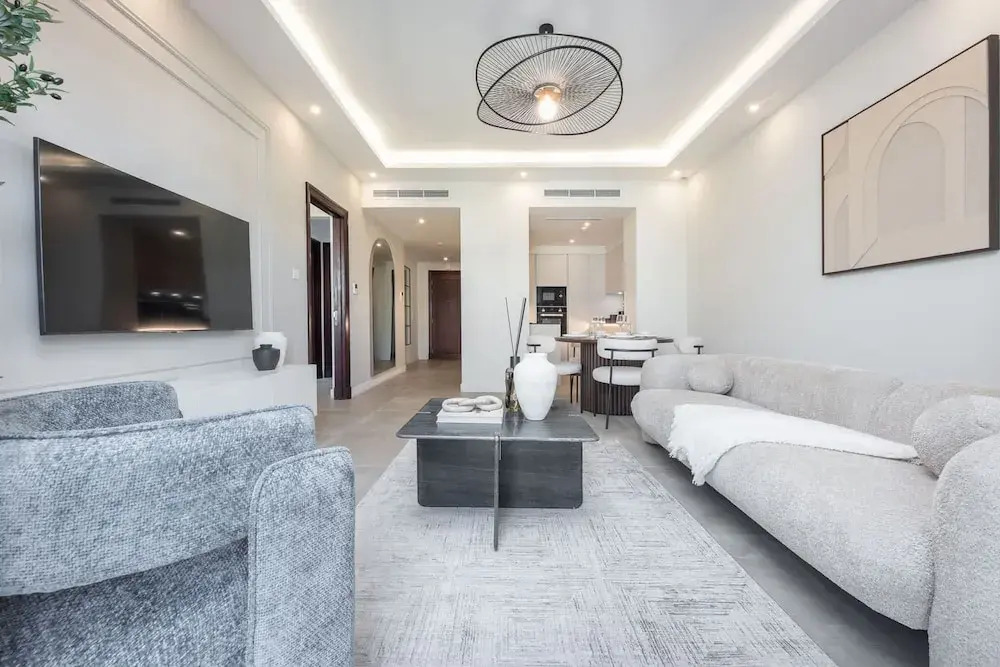 Luxury 2BR Apartment With Full Burj Khalifa View 2-min Walk to Dubai Mall