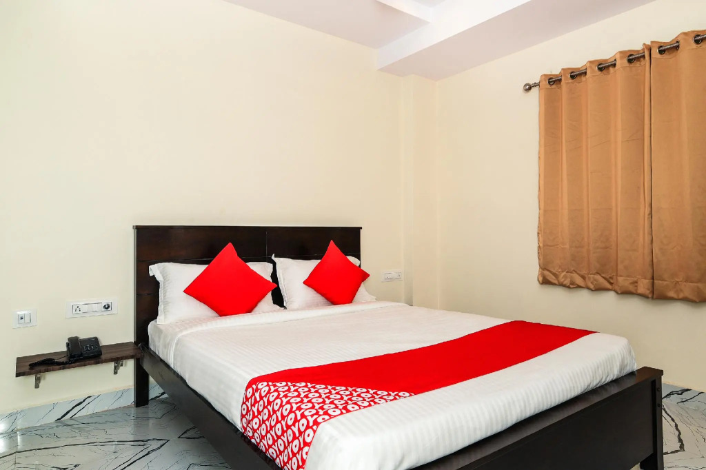 OYO Flagship 15662 Akshaya Bheemaas Inn