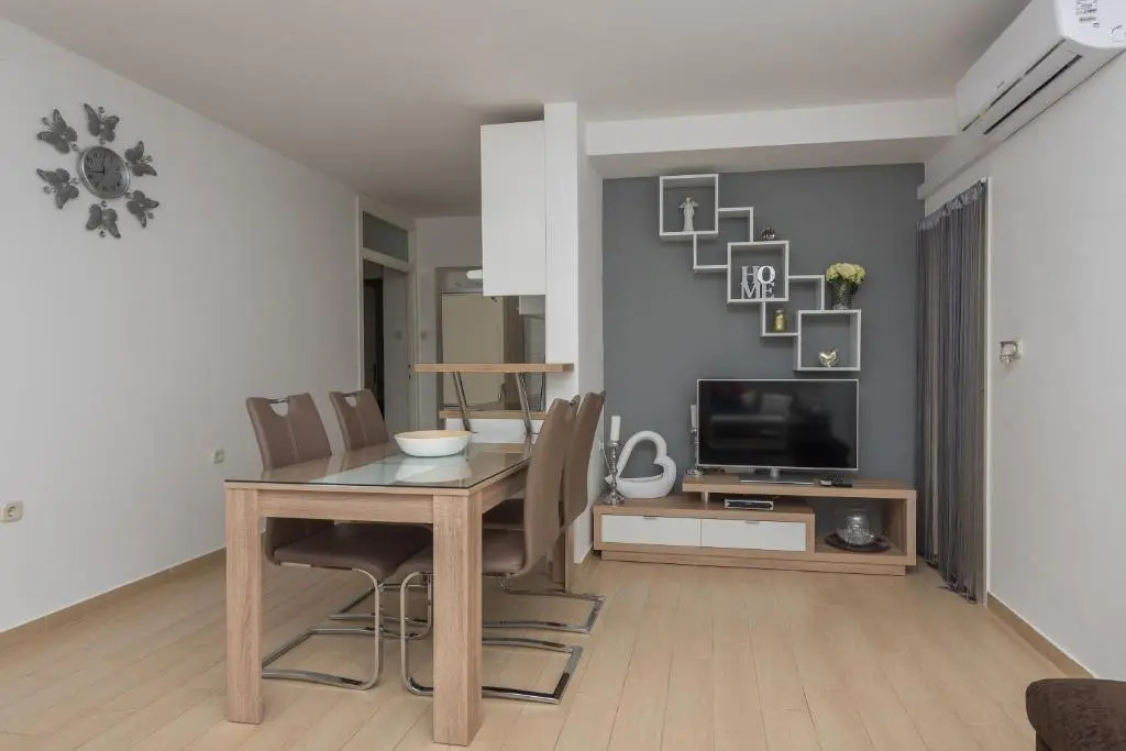 Apartmani Mona