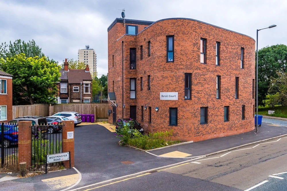Stunning and Modern 2 Bedroom Apt in Liverpool