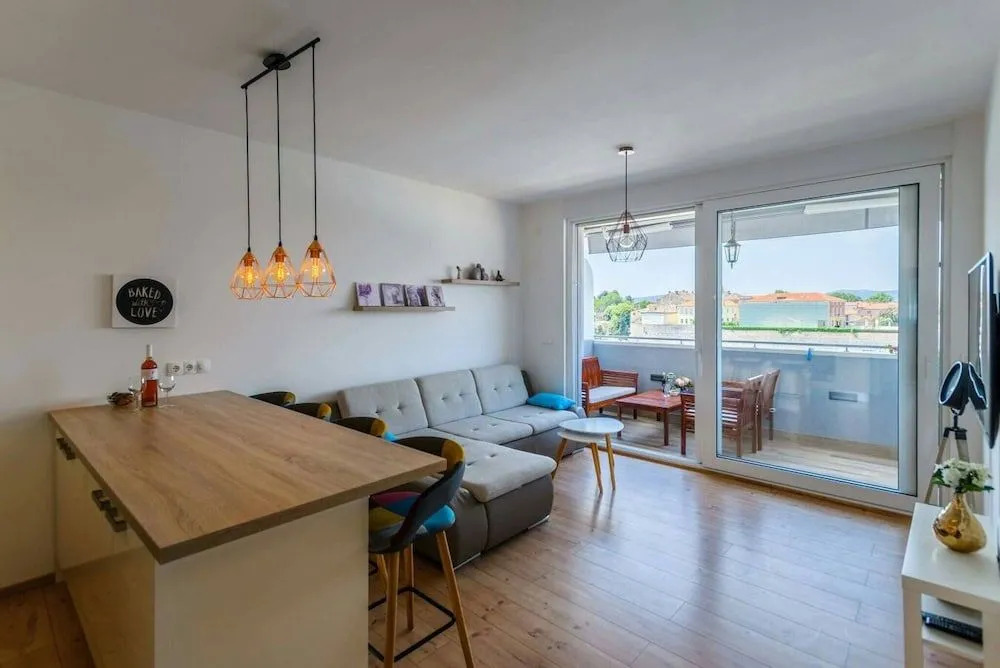 Sea view apartment Zara Luminosa