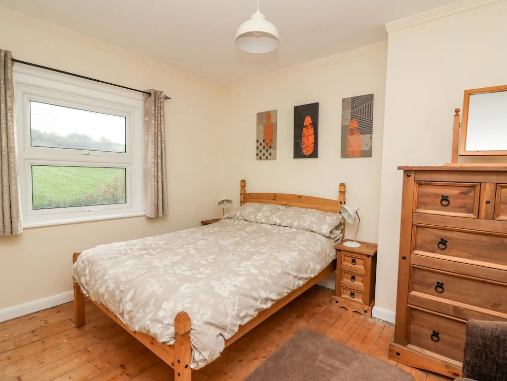 Ynys Cottage