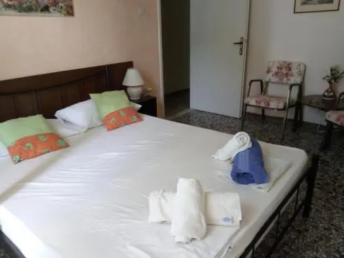 Agnes Rooms