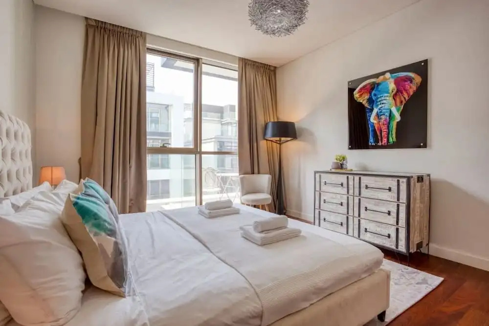 Captivating Apt in City Walk Pool View!