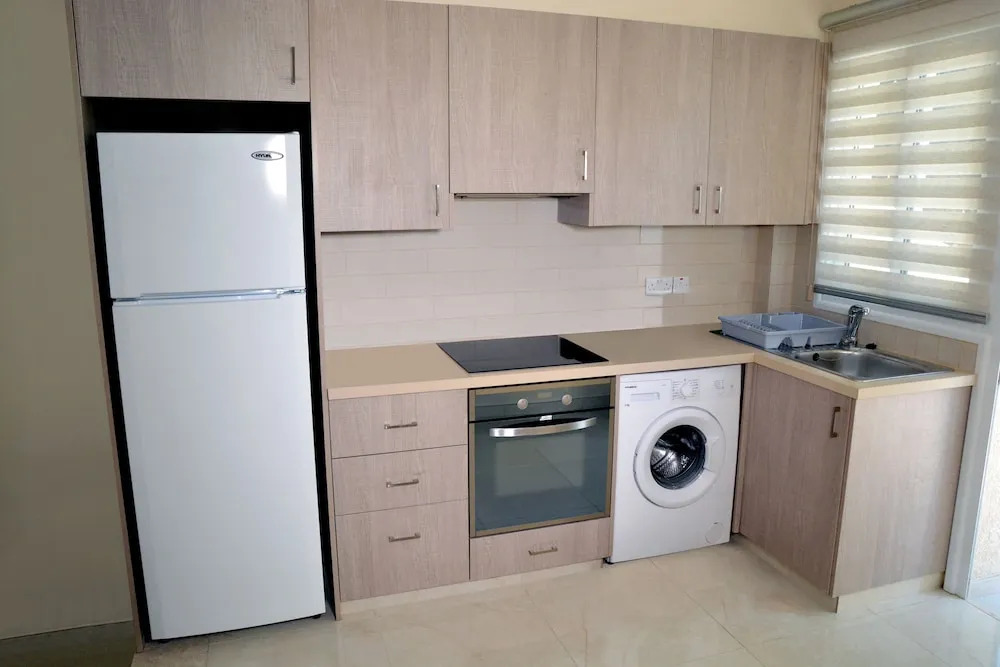 2BR Maisonette Pool - Walk to Beach