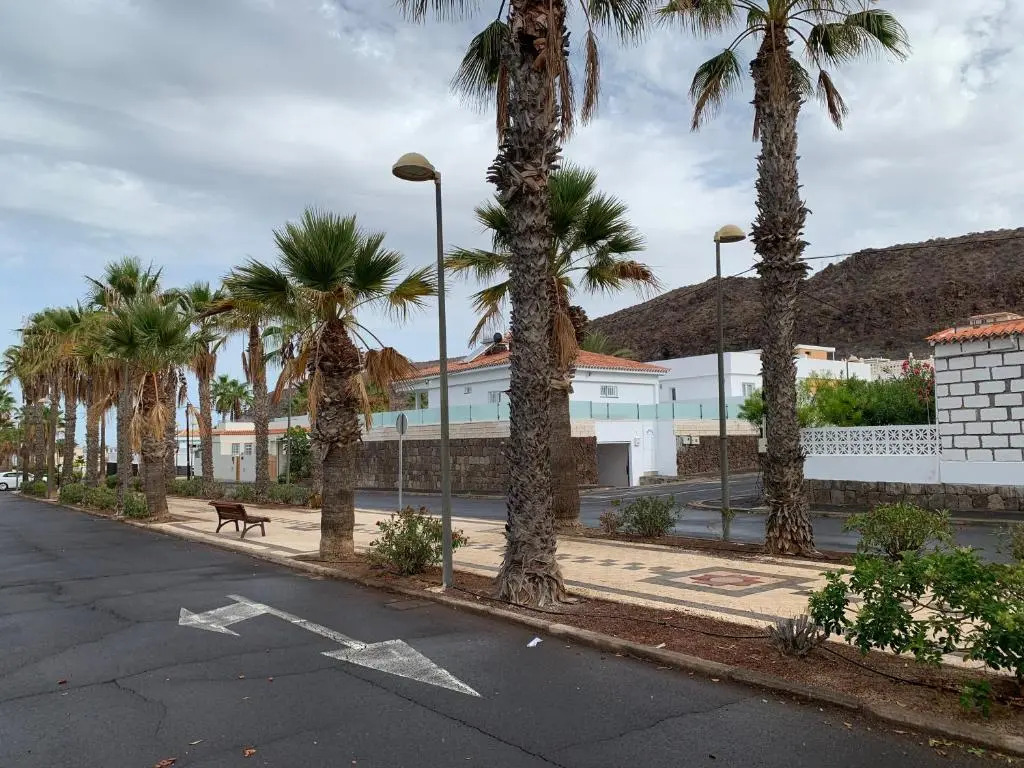 Luxurious VILLA - 300M2 - private HEATED pool - garage - WiFi