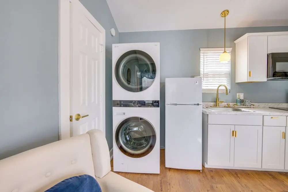 Half-mi to Dtwn: New Cottage in Jefferson!