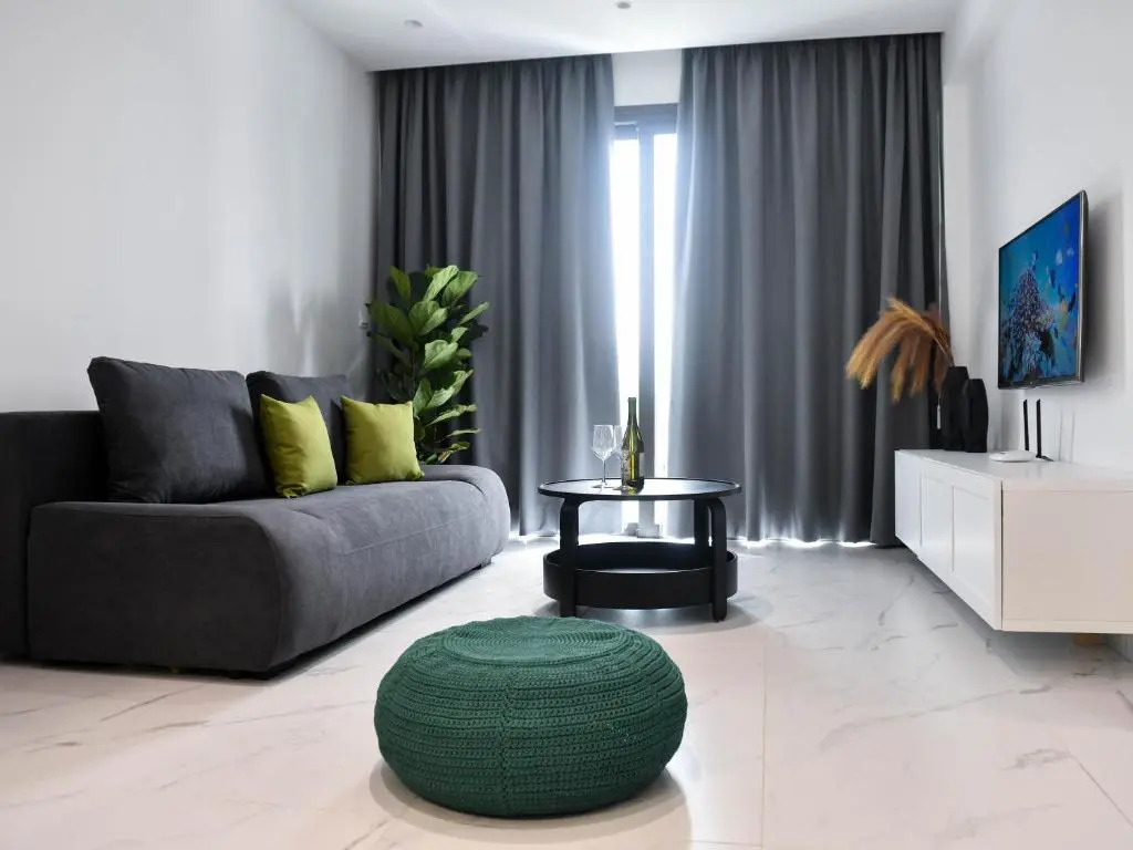 The Room, Suite 15, Leda Gardens