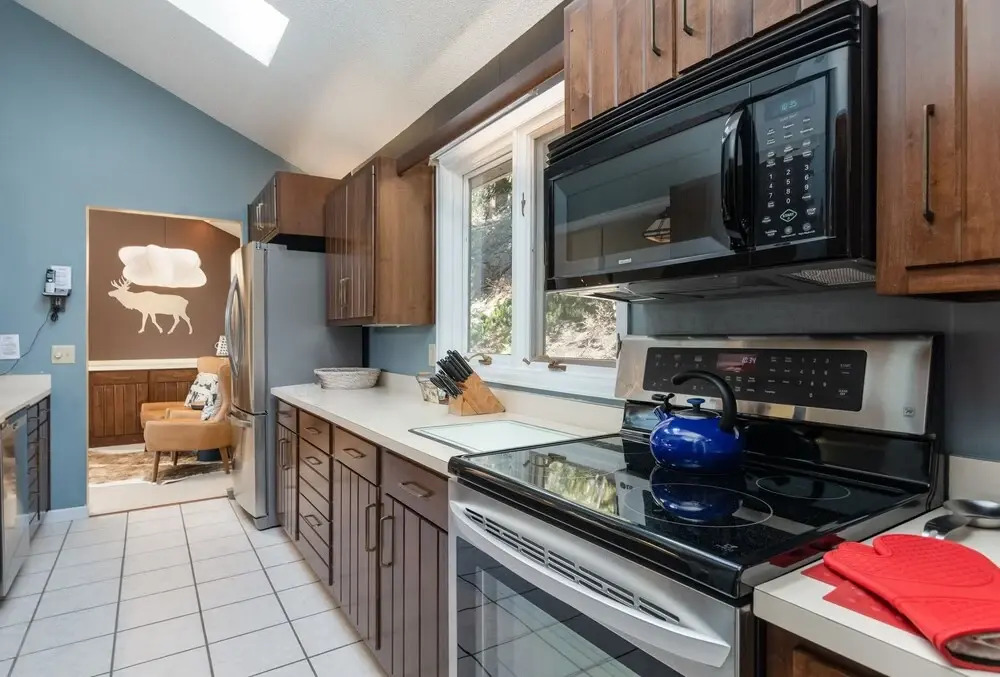 The Cedars Luxury  At Windcliff 5 Bedroom Home by RedAwning