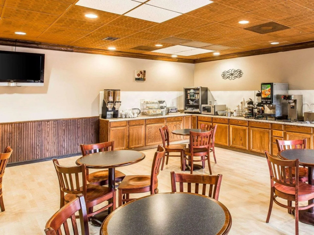 Quality Inn & Suites Conference Center Statesboro Historic District
