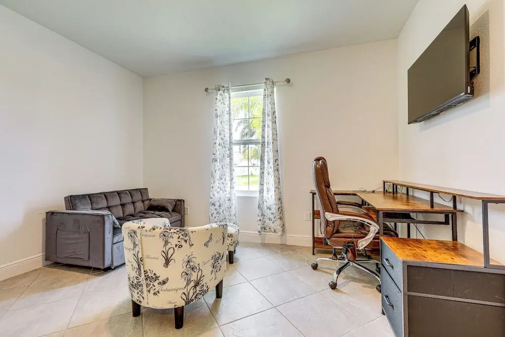 Beach-hop & Golf! Port St Lucie Apt w/ Shared Yard