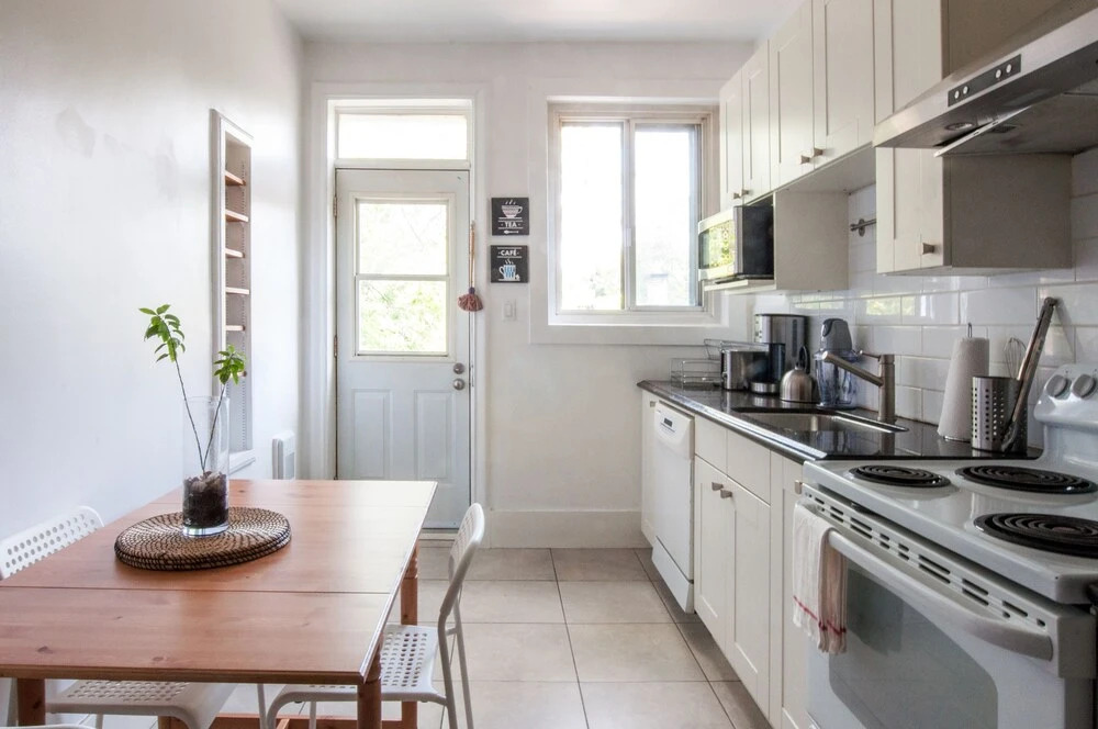 Artsy 3BR in Monkland Village by Host Kick