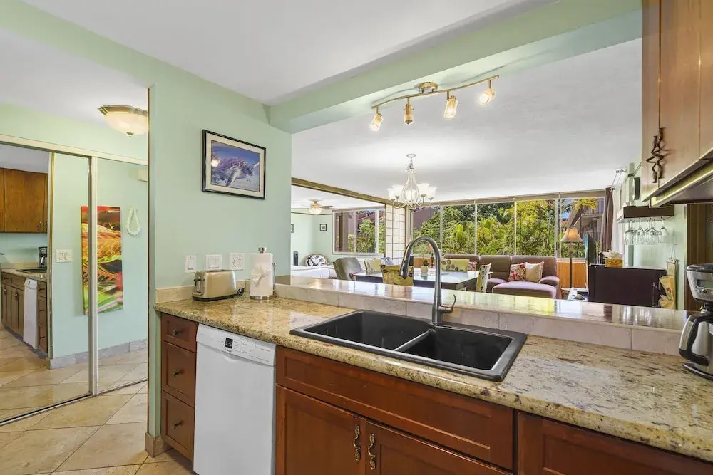 Haleakala Shores A-308 - Ocean/mountain Views, Stylish 2br/2ba, Lanai, AC, Wi-fi