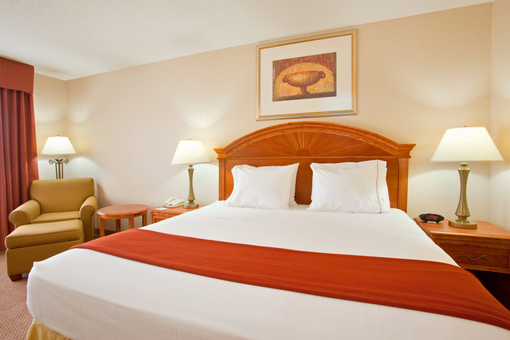 Holiday Inn Express Hotel & Suites Logansport by IHG