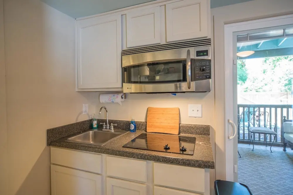 Erie The 213 E Hideaway 1 Bedroom Holiday Home By My Ocean Rentals