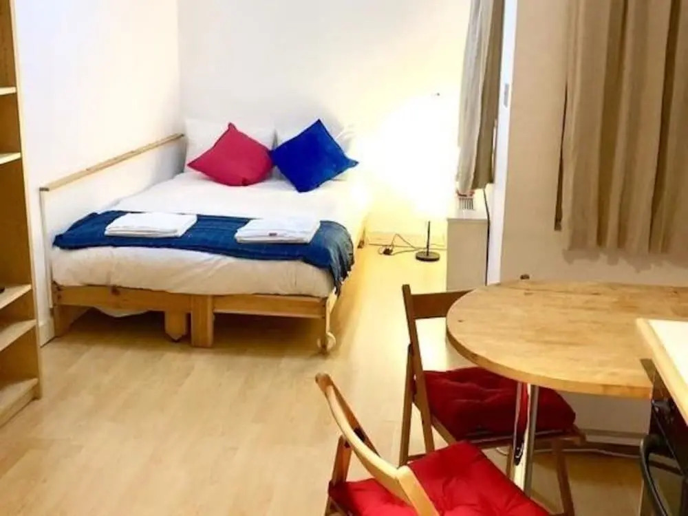 HFS Studio Next To Hydepark L12