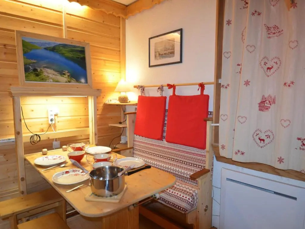Appartement Les Menuires, 1 pièce, 2 personnes - FR-1-452-283
