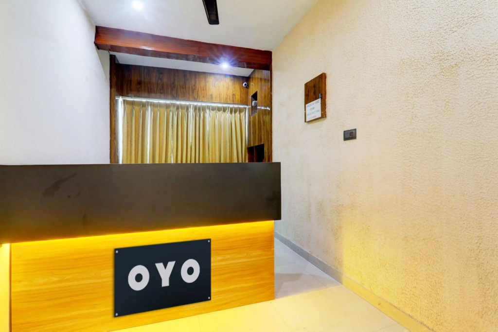 OYO Flagship 70225 Sr Grand