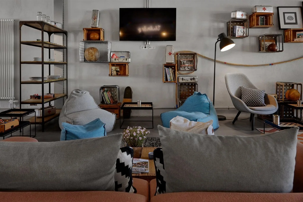 Underdog Hotel