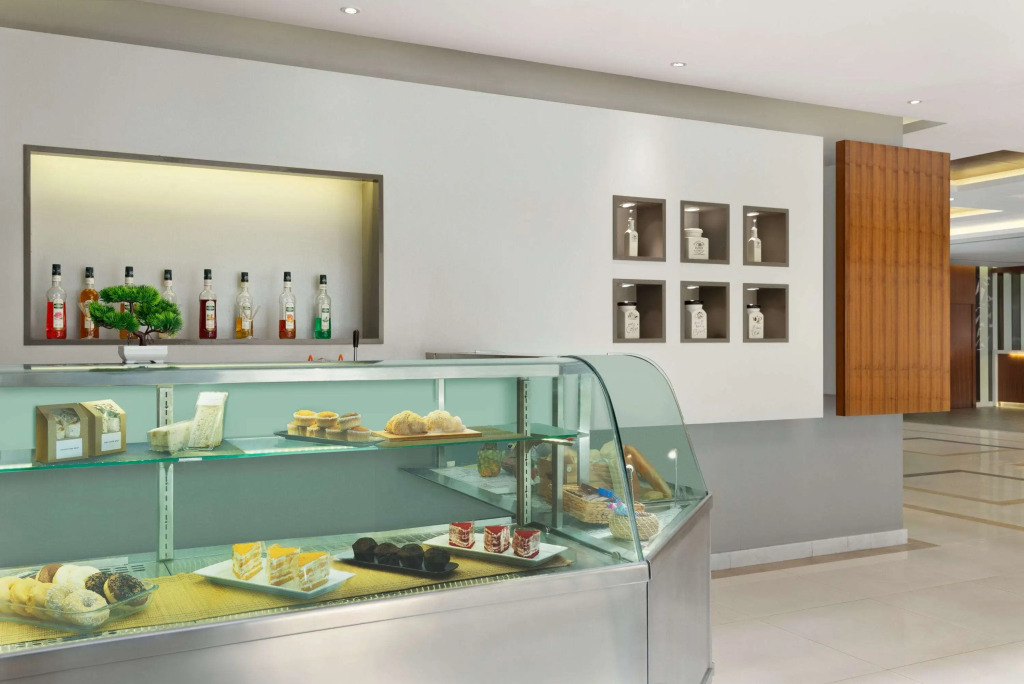Howard Johnson Plaza by Wyndham Dubai Deira