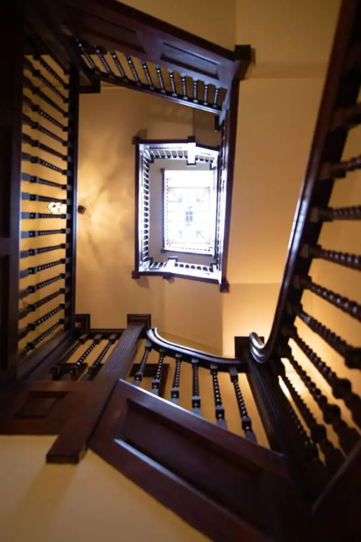 Stylish Brownstone Back Bay Apartments
