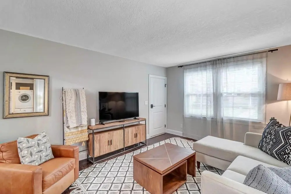 Modern 2 BR Condo - 2 block from San Marco