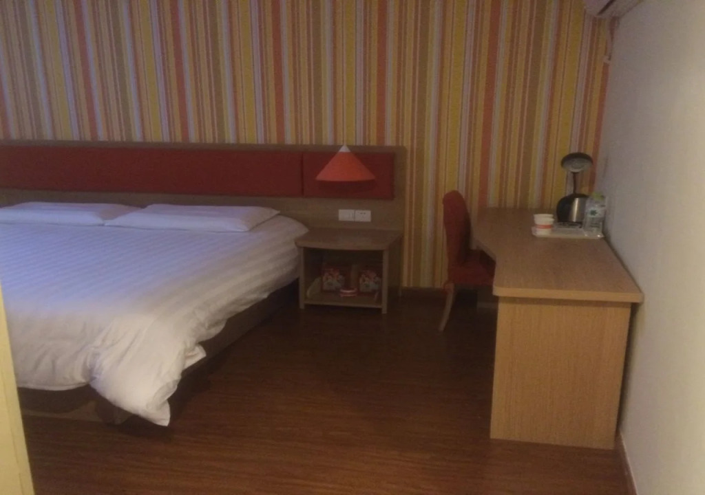 Home Inn Chengdu New Exhibition Center Tianfu Street Number Three