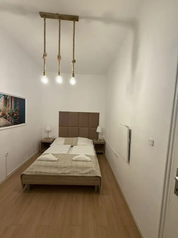 Affordable 2BR Apt Superb Location