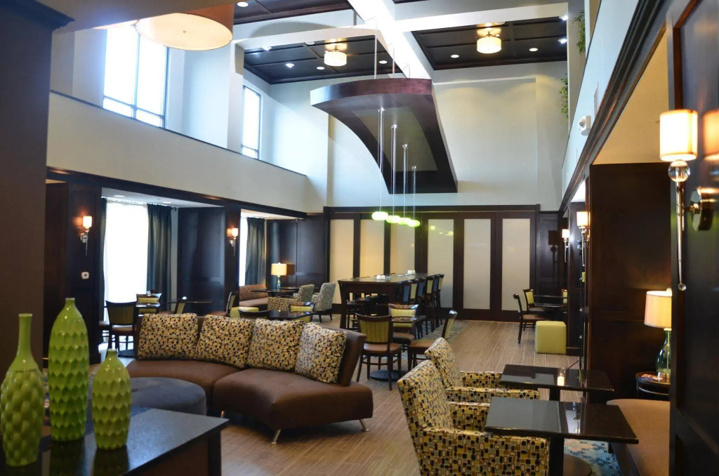Hampton Inn & Suites Sharon