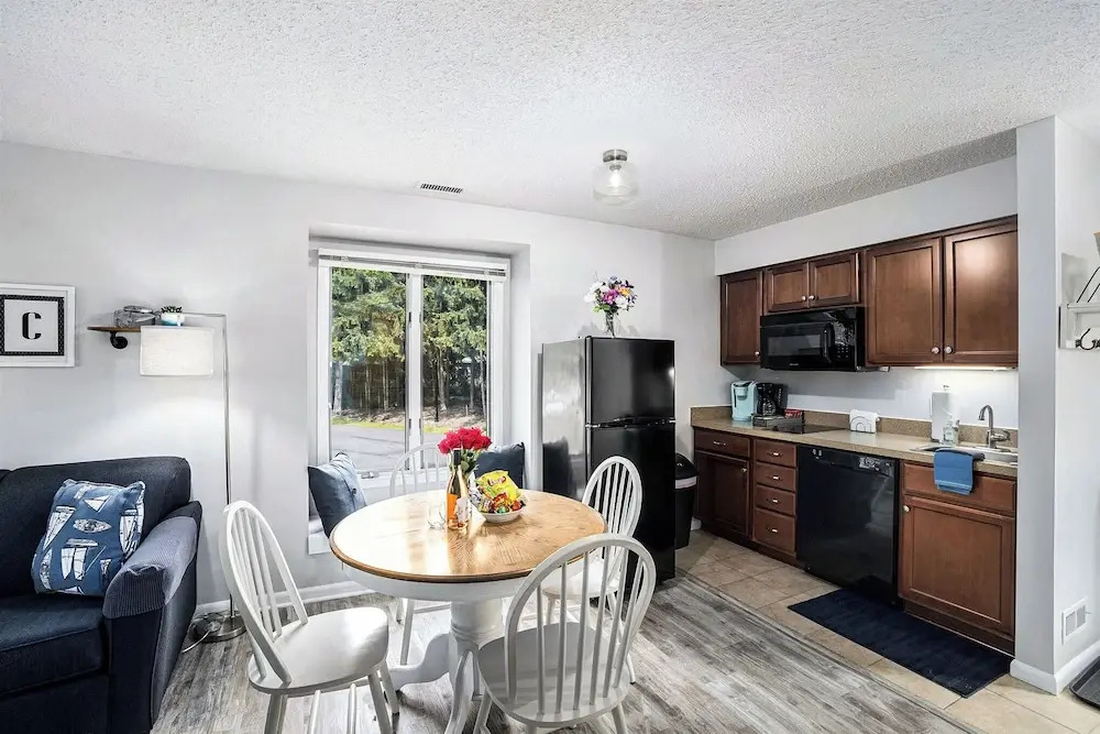 Stylish The Shores Condo Private Beach Wviews 5716