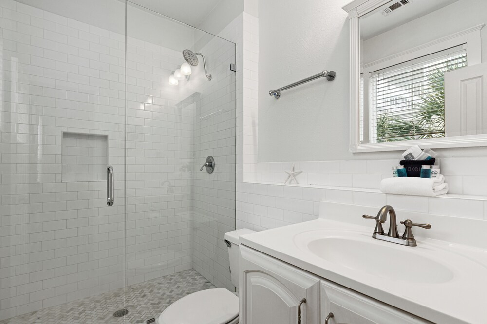 Book This Top Rated Luxury Home in Seagrove Now! Private Pool!