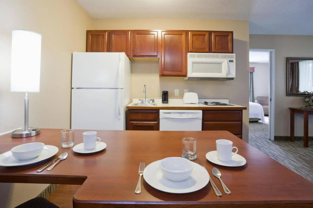 GrandStay Residential Suites Hotel - Eau Claire