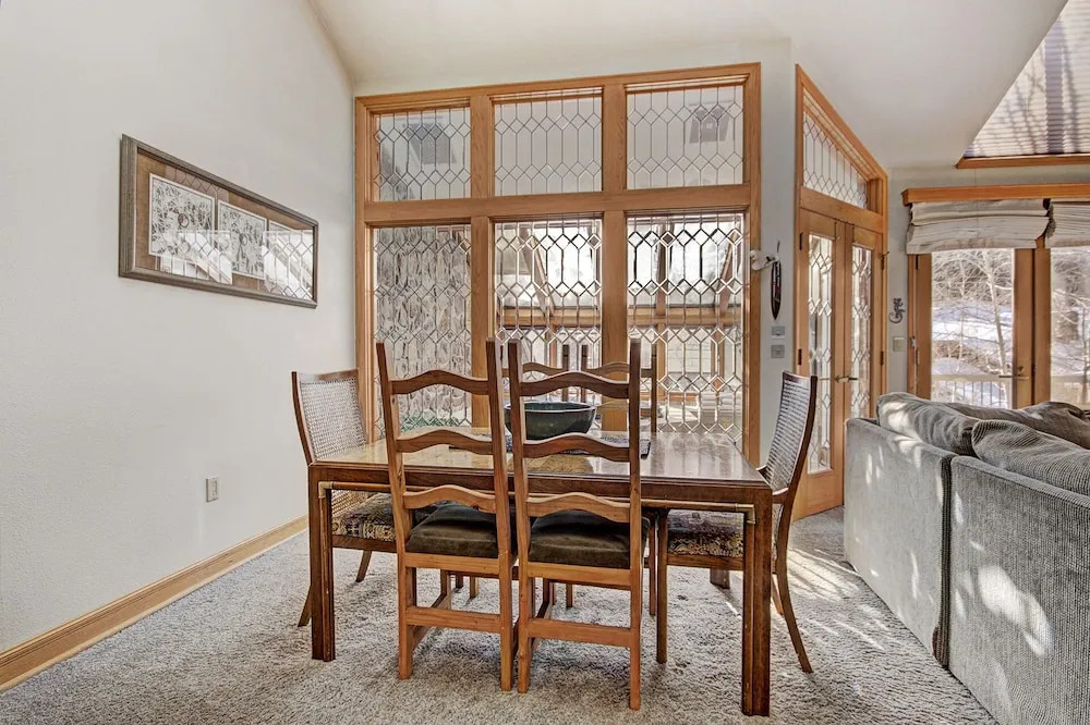 2725 Chateaux DMont by RedAwning