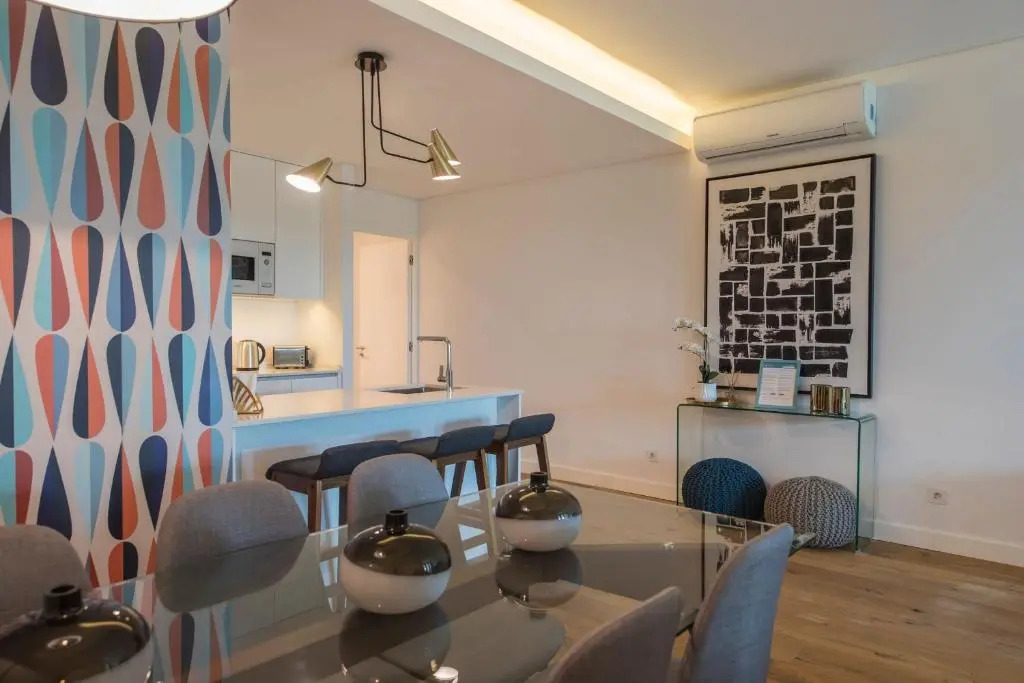 Lovelystay - Modern And Colourful Flat in the Heart of Graça