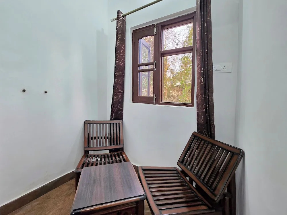Dhauladhar Inn