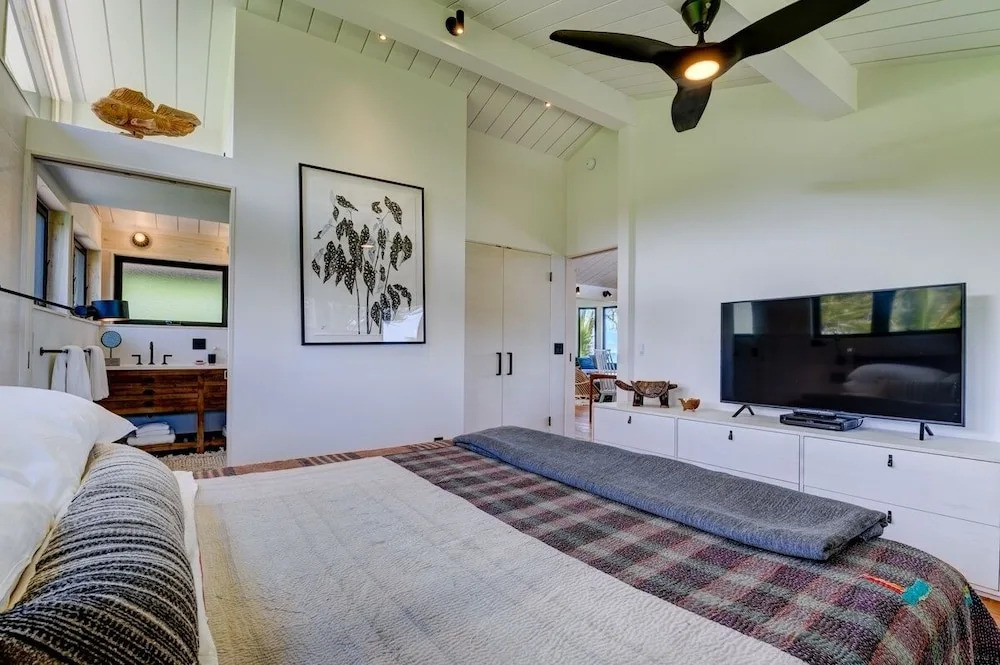 Haena Beach House 2 Bedroom Home by RedAwning