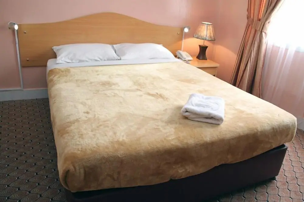 Zaineast Hotel