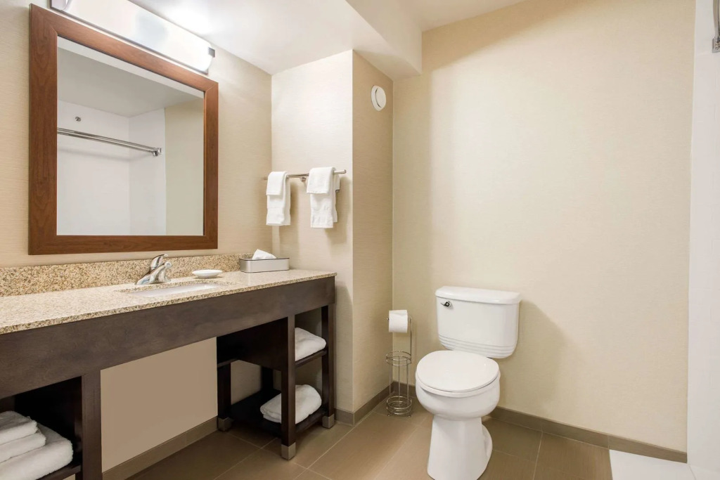 Comfort Inn & Suites