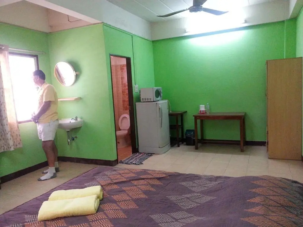 Roong-Arun Apartment