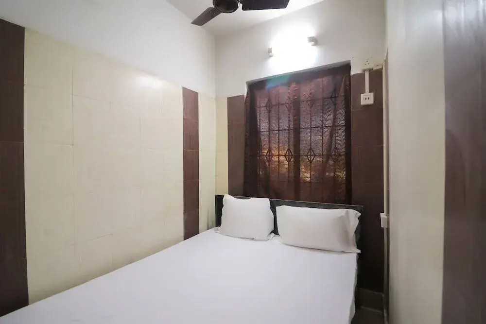 Silver Woods by OYO Rooms