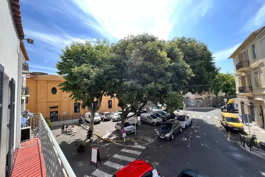 30m Studio in the heart of old Antibes wifi air conditioning