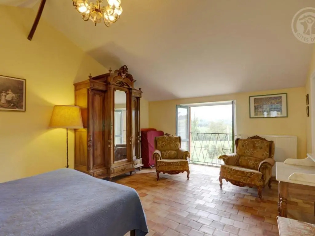 Gîte rénové à Montagny, terrasse, parking - FR-1-496-201