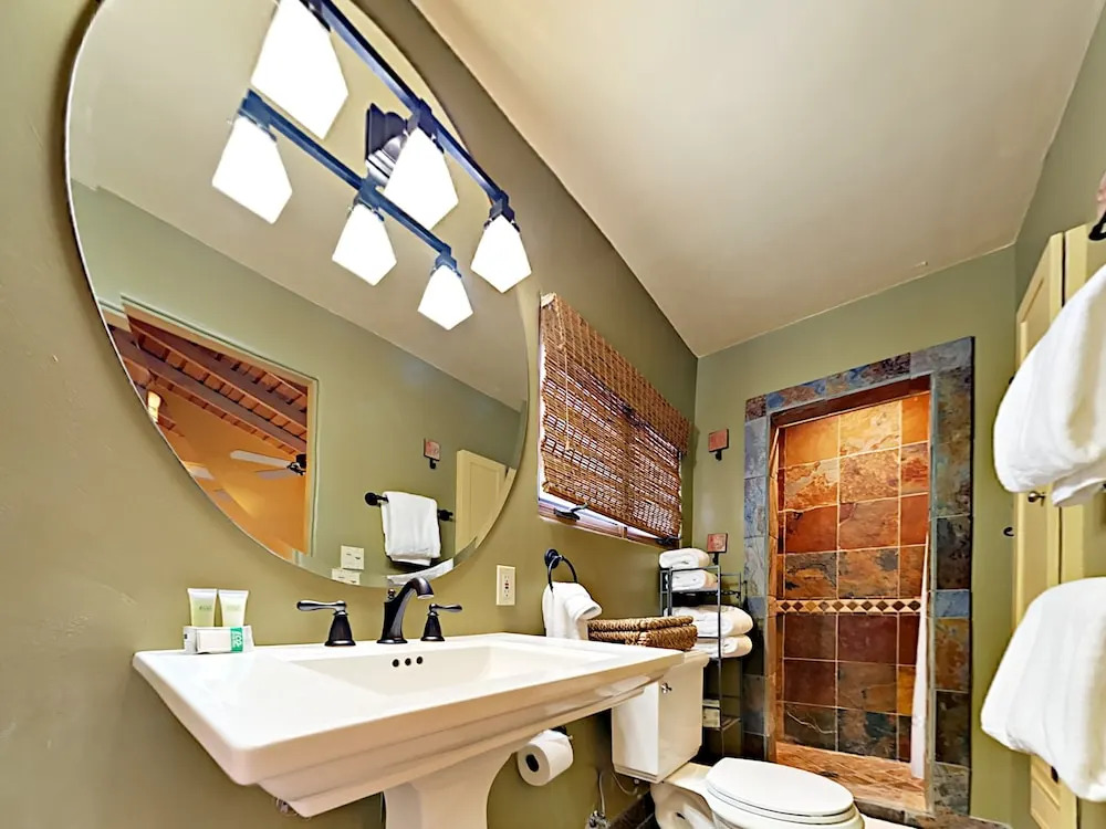 1146 E El Alameda Home 3 Bedrooms 3 Bathrooms Home