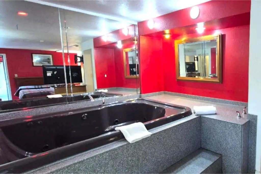 Saratoga Motel By Capital O Near Midway Airport Chicago IL