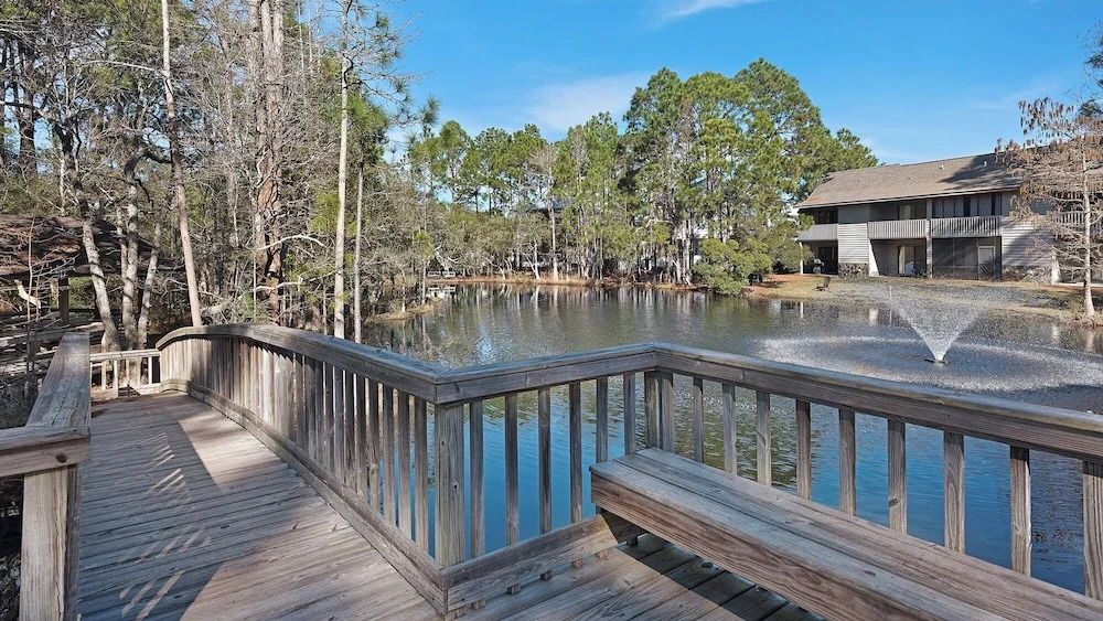 Bright & Beachy, 6 Minutes to the Gulf, 2 Pools, Tennis