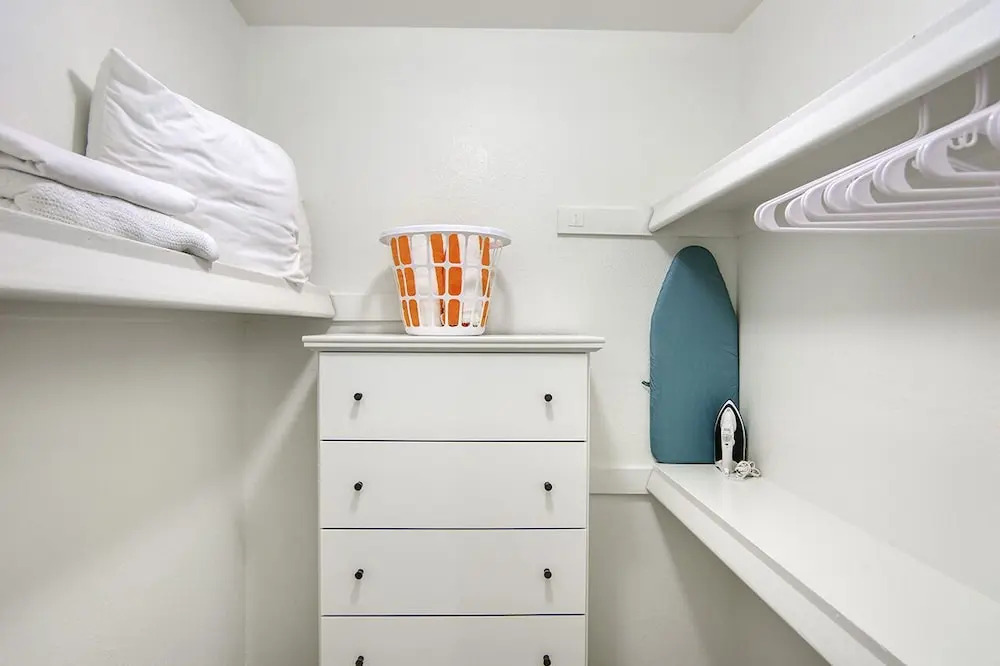 Park Suites at 112 - One Bedroom Apartment